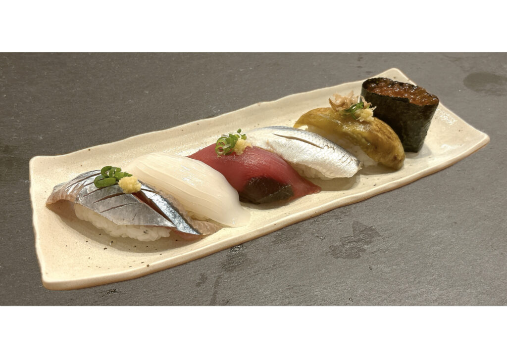 秋の６貫盛り(秋刀魚・やりいか・かつお・こはだ・焼きなす・いくら)